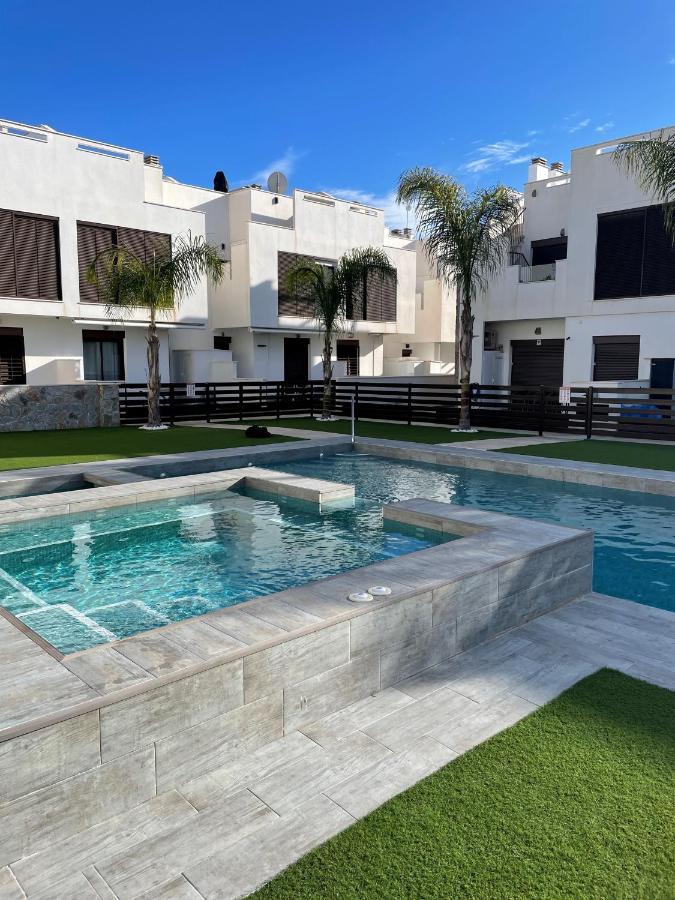 Comfortable Apartment In Torre De La Horadada Екстериор снимка